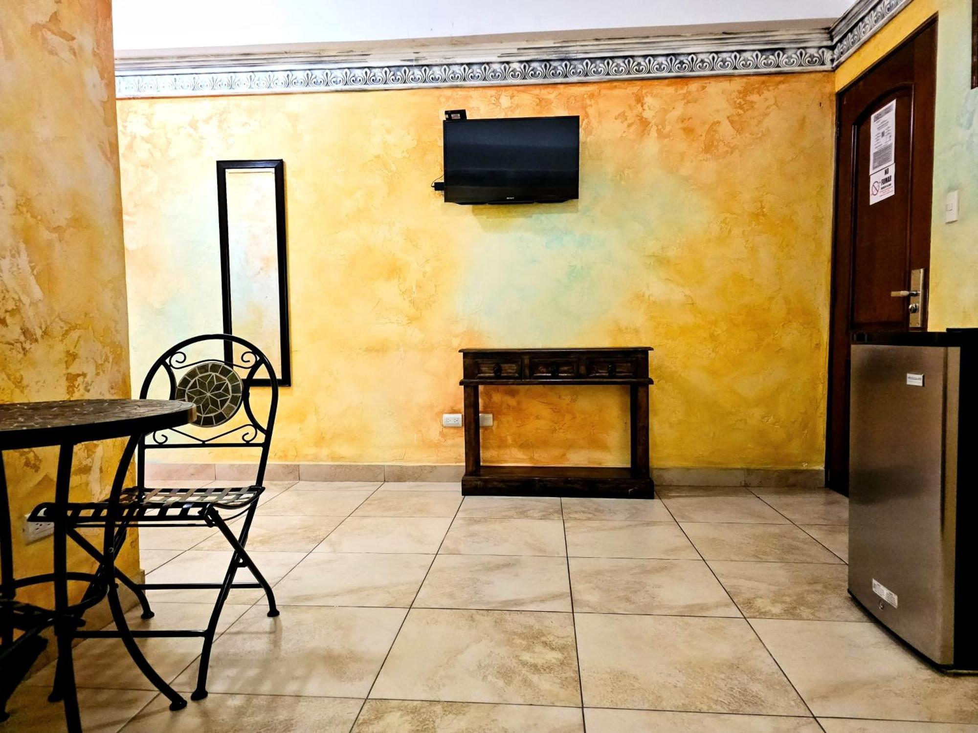 Antigua Inn Hotel Guatemala City Exterior photo