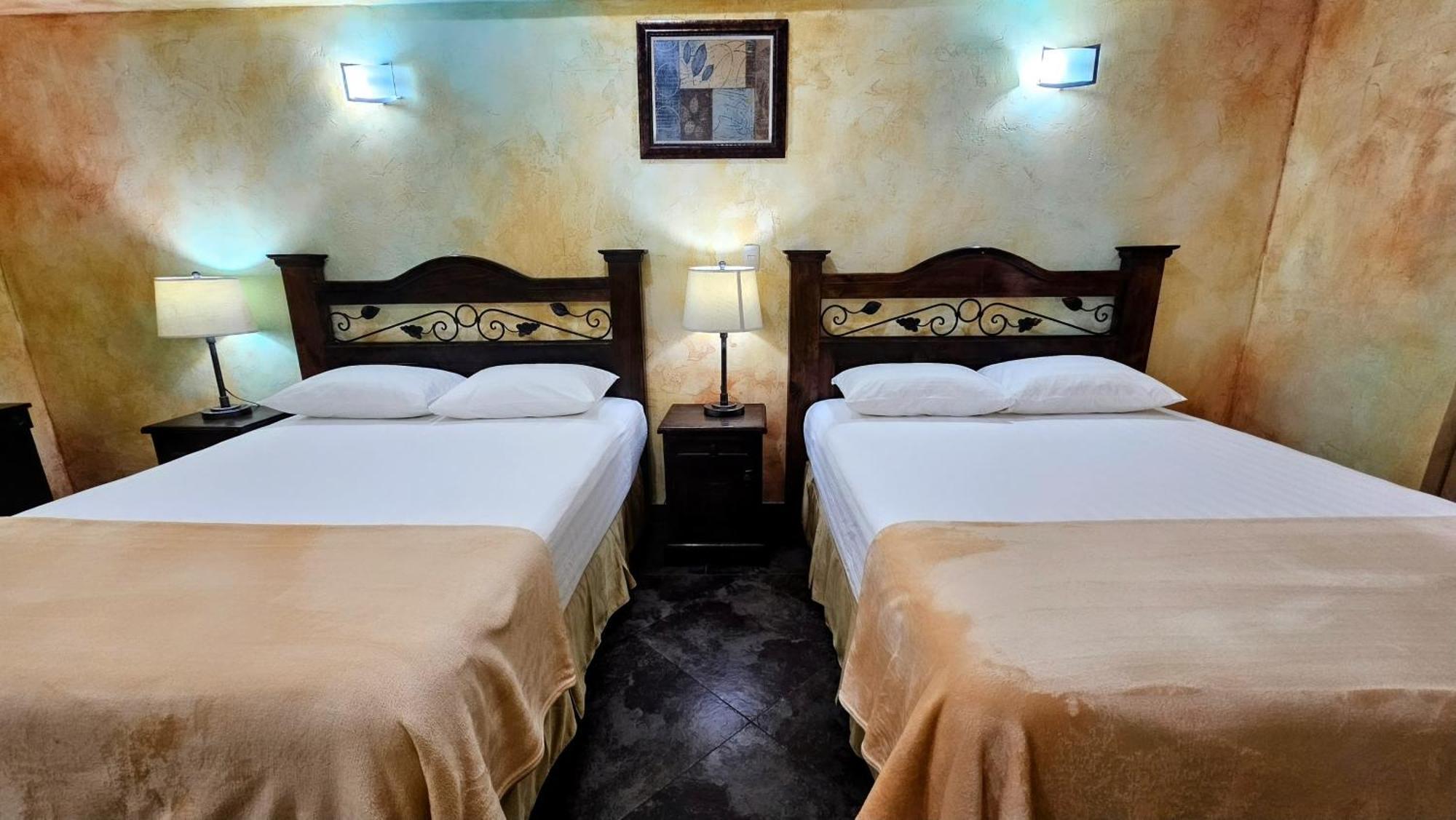 Antigua Inn Hotel Guatemala City Exterior photo