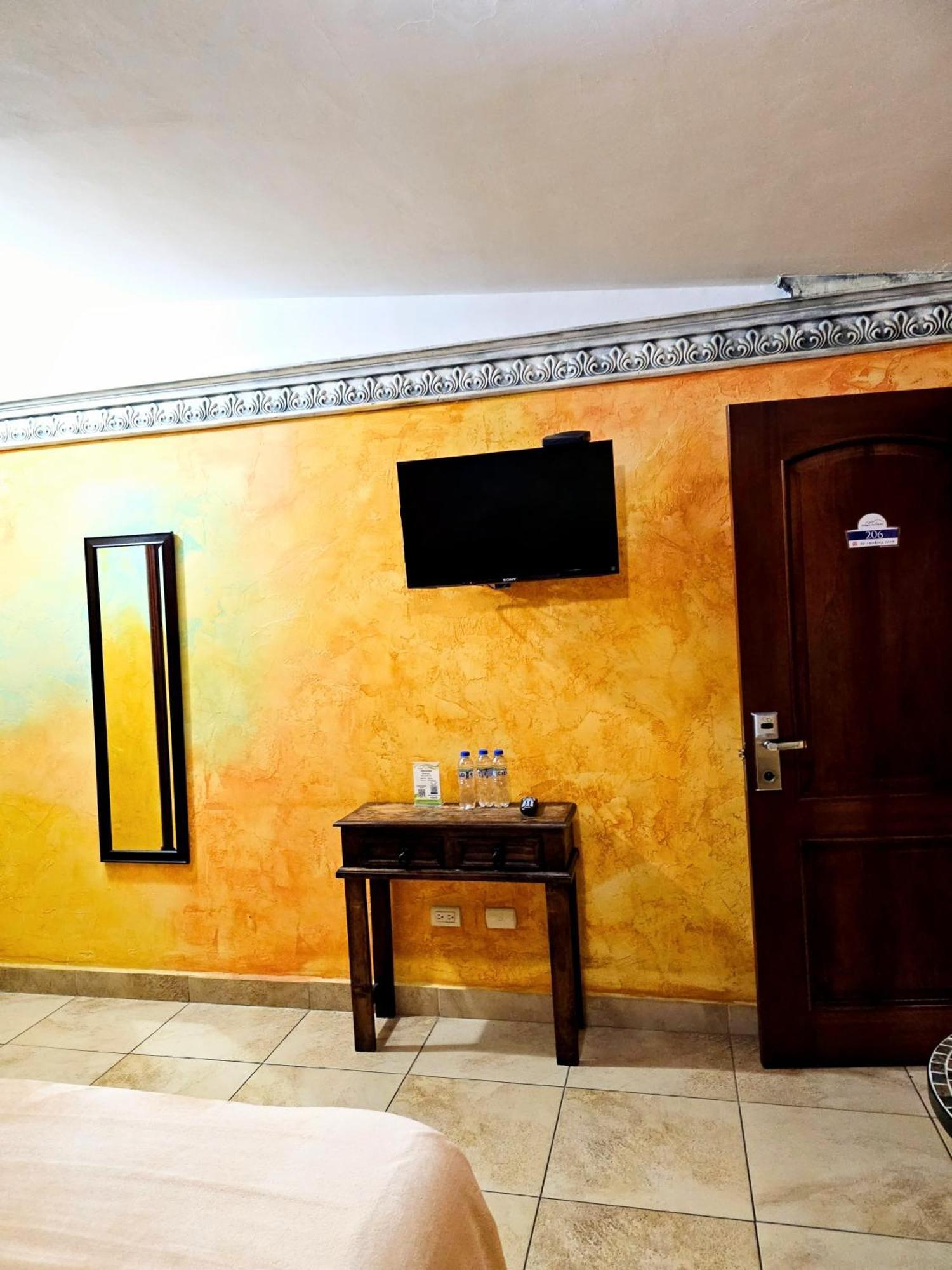 Antigua Inn Hotel Guatemala City Exterior photo
